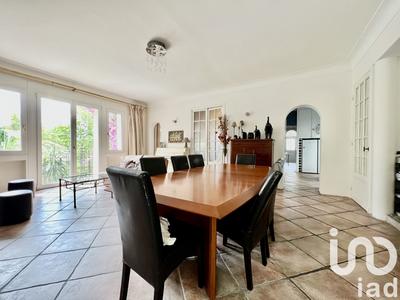 Maison - 210 m² - 8 pièces
