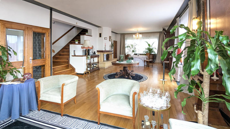 Maison - 200 m² - 7 pièces