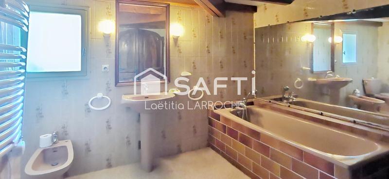 Maison - 160 m² - 8 pièces