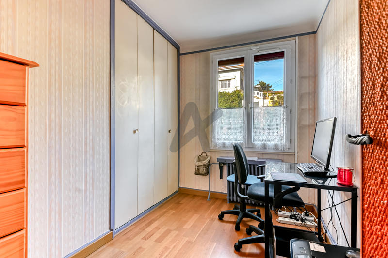 Maison - 320 m² - 7 pièces