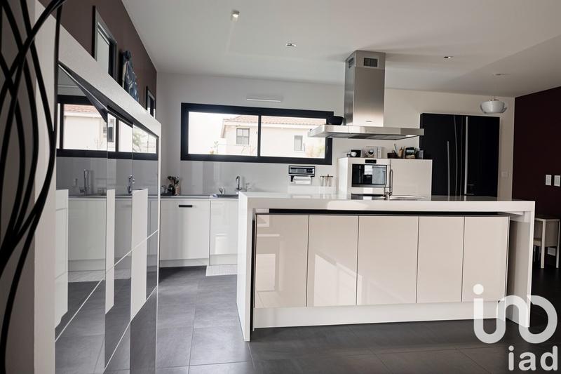 Maison - 143 m² - 5 pièces