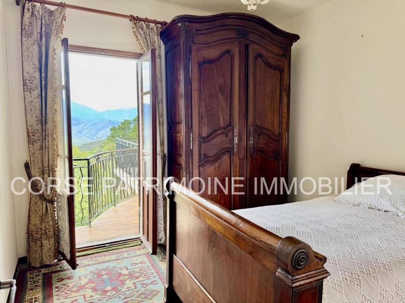 Maison - 229 m² - 18 pièces