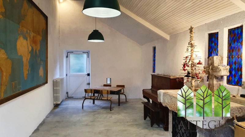 Maison - 317 m² - 14 pièces