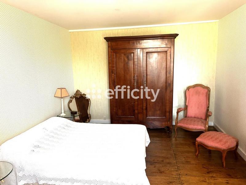 Maison - 201 m² - 7 pièces