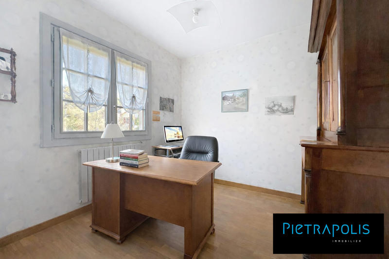 Maison traditionnelle - 165 m² - 8 pièces