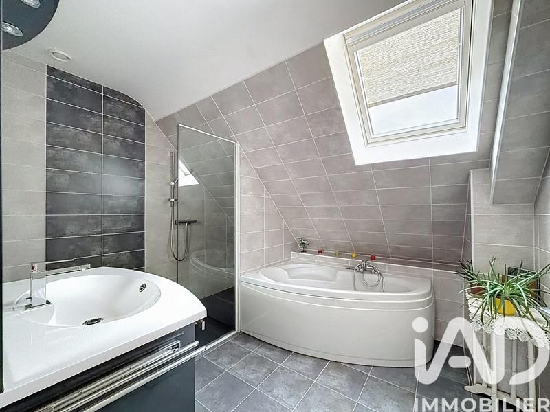 Maison - 145 m² - 7 pièces