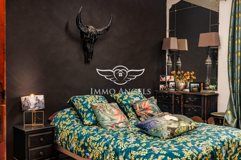 Mas - 575 m² - 21 pièces