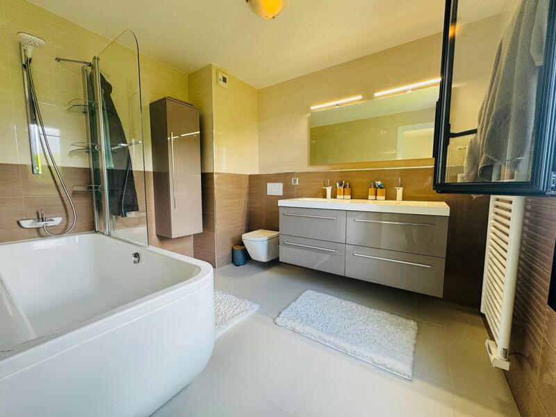 Appartement - 161 m² - 6 pièces