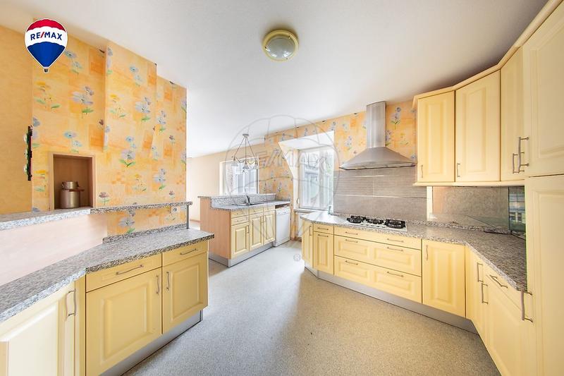 Immeuble - 225 m² - 8 pièces