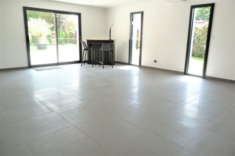 Maison - 201 m² - 9 pièces