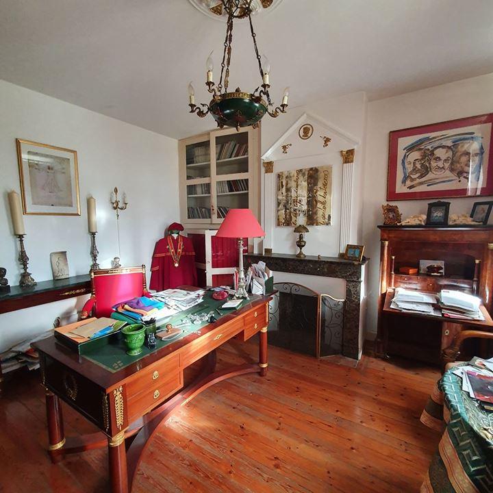 Maison traditionnelle - 304 m² - 10 pièces