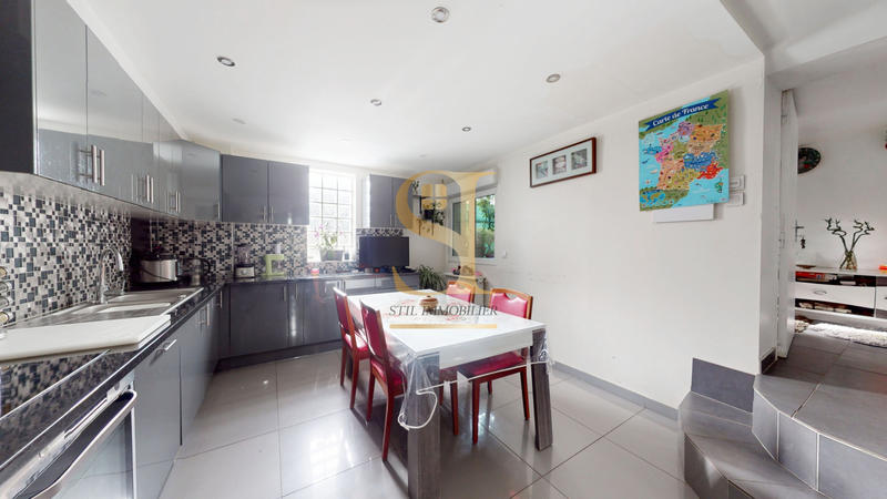 Maison - 106 m² - 5 pièces