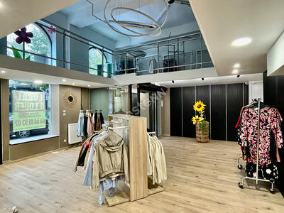 Local commercial - 153 m²