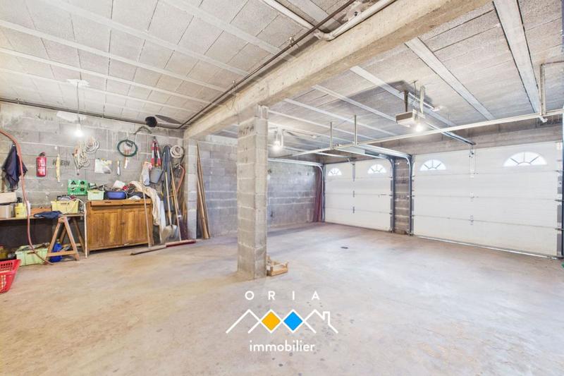 Maison - 180 m² - 9 pièces