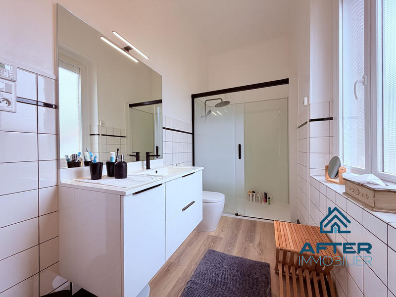 Maison - 220 m² - 7 pièces