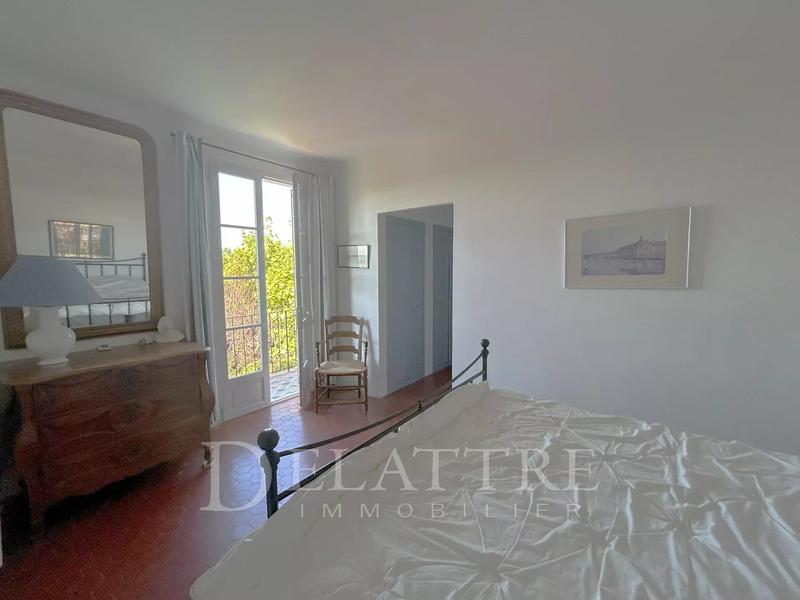 Villa - 250 m² - 9 pièces