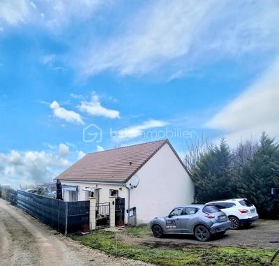 Maison - 99 m² - 5 pièces