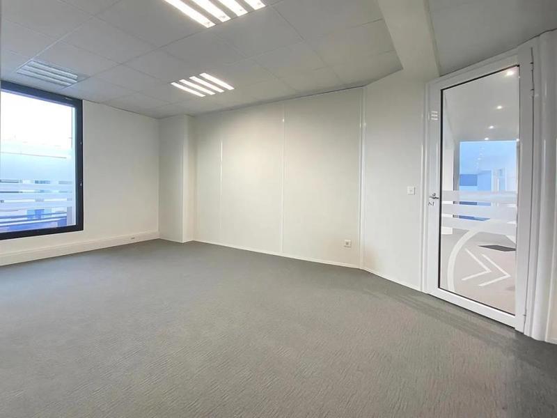 Bureau - 488 m²