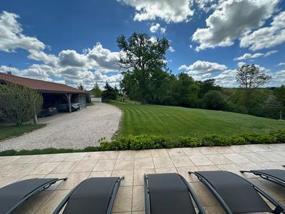 Maison - 230 m² - 6 pièces