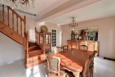 Maison - 164 m² - 8 pièces