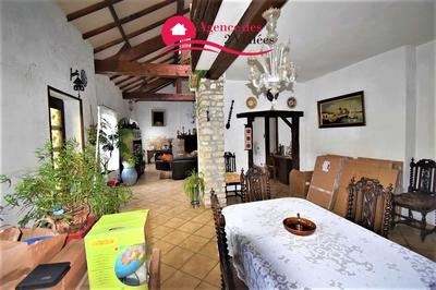 Maison - 212 m² - 8 pièces