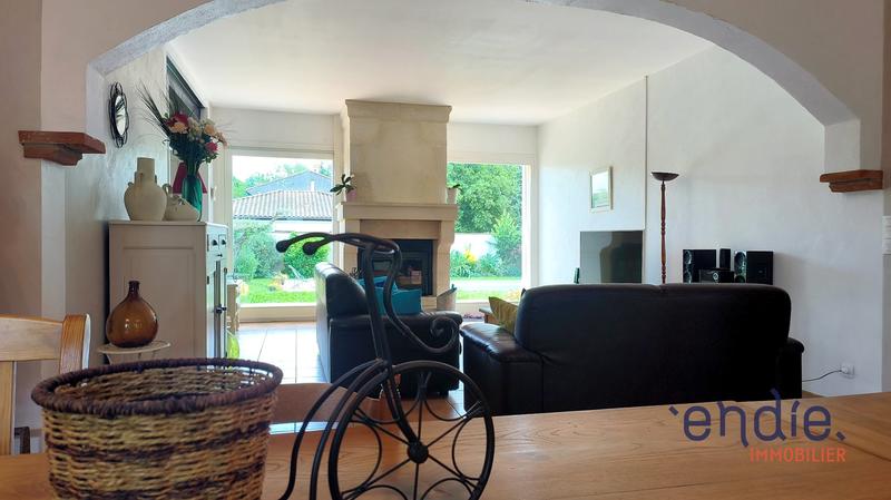 Maison - 249 m² - 8 pièces