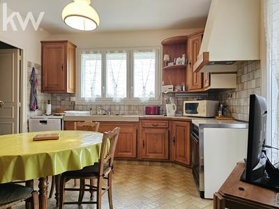 Maison - 220 m² - 7 pièces