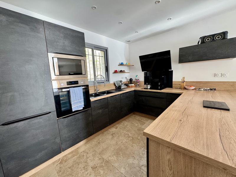 Maison - 96 m² - 5 pièces