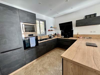 Maison - 96 m² - 5 pièces