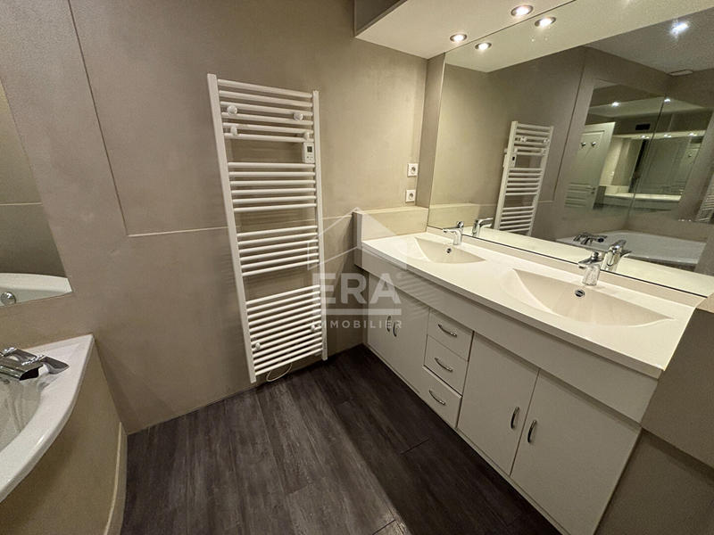 Appartement - 98 m² - 4 pièces