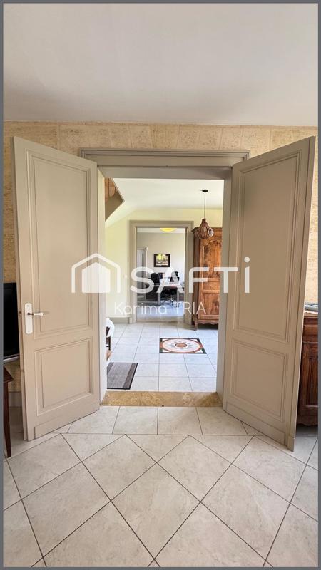 Maison - 236 m² - 7 pièces