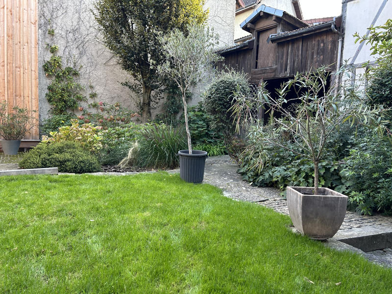 Maison - 242 m² - 8 pièces