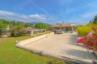 Appartement - 120 m² - 4 pièces