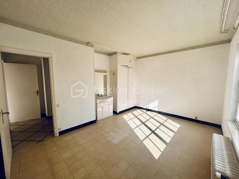 Demeure - 235 m² - 10 pièces