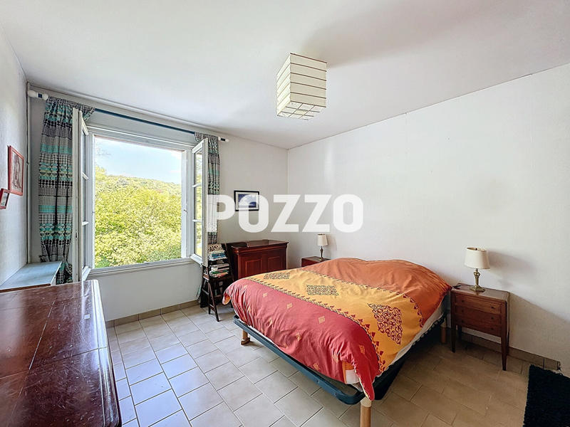 Maison - 263 m² - 10 pièces