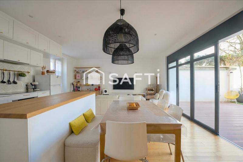 Maison - 95 m² - 5 pièces