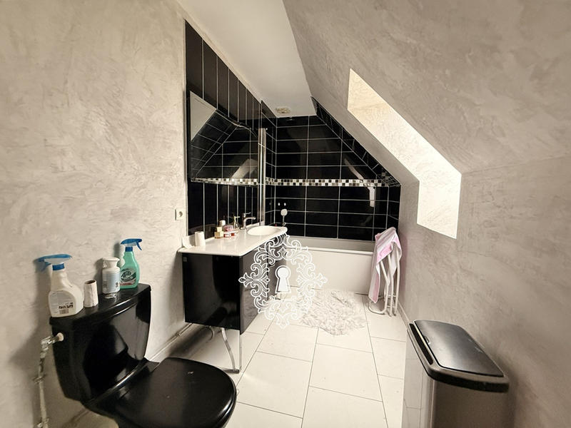 Maison - 97 m² - 4 pièces