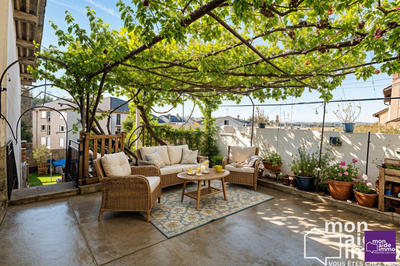 Maison traditionnelle - 163 m² - 6 pièces