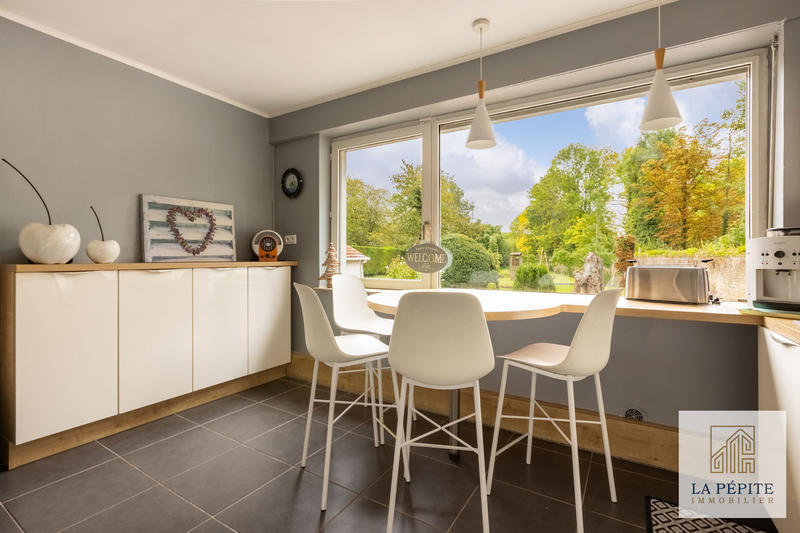 Maison - 275 m² - 7 pièces