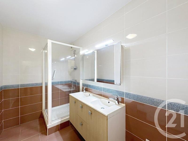 Appartement - 77 m² - 3 pièces