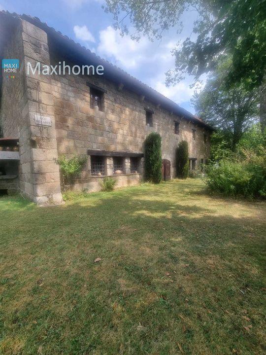 Propriété - 350 m² - 4 pièces