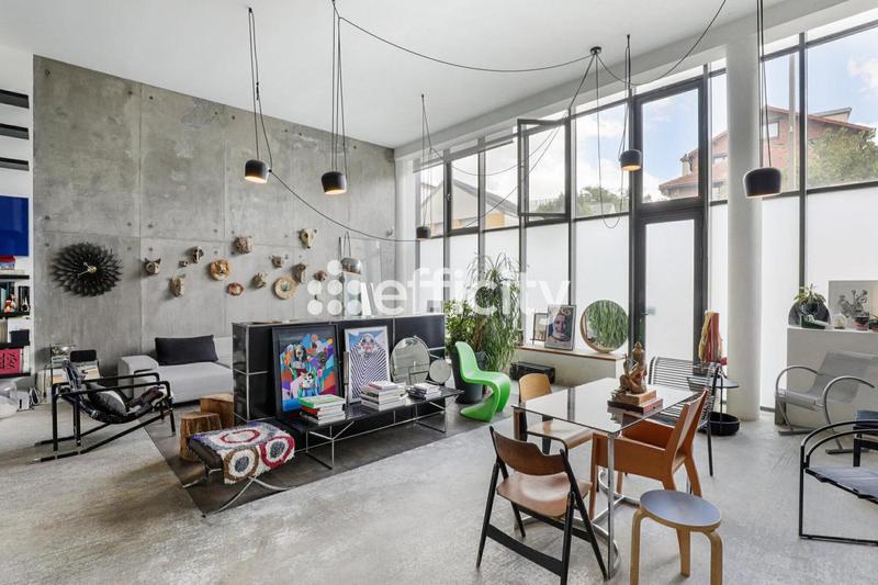 Loft - 196 m² - 5 pièces