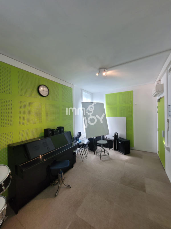 Immeuble - 1 600 m²