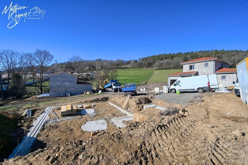 Terrain constructible - 807 m²