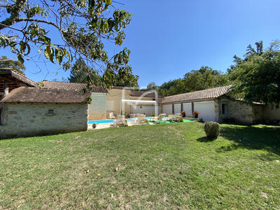 Maison - 208 m² - 6 pièces