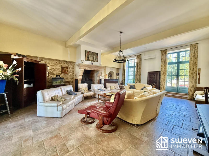 Maison ancienne - 409 m² - 17 pièces