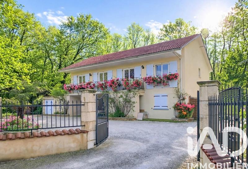 Maison - 197 m² - 7 pièces