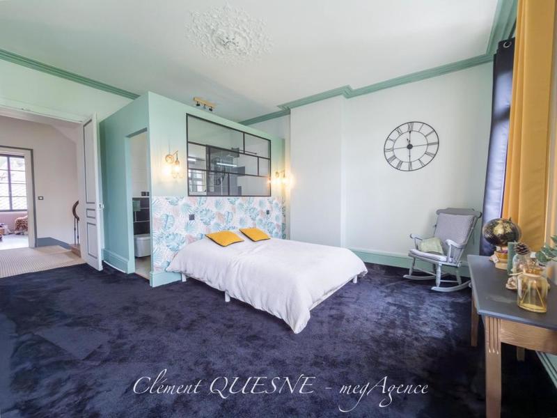 Maison - 421 m² - 11 pièces