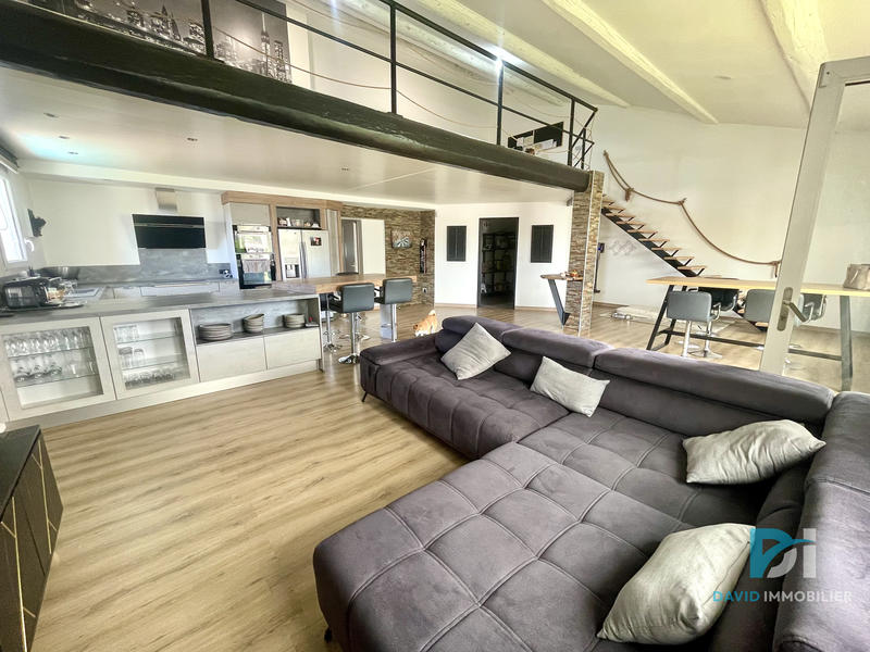 Maison - 242 m² - 5 pièces