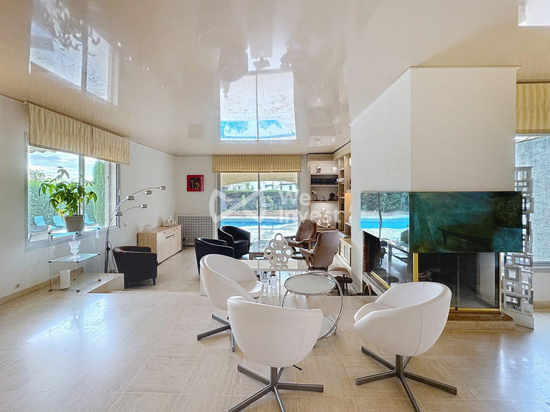 Maison - 230 m² - 5 pièces